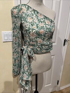 Lulu's Green Floral One-Shoulder Top